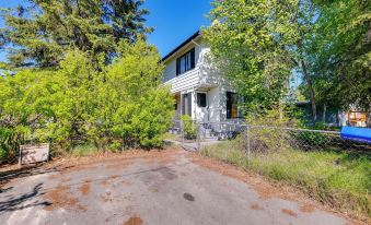 3 Mi to Pioneer Park and University Spacious Home!