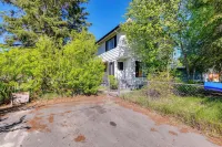 3 Mi to Pioneer Park and University Spacious Home!