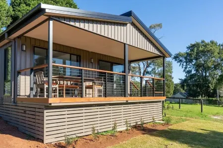 Farm "The Stockyards " 3 Bed Views Foxground.