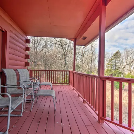 Large Cabin w/ Deck Overlooking Norfork Lake!