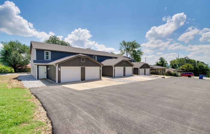 Pet-Friendly Home, 9 Mi to Silver Dollar City