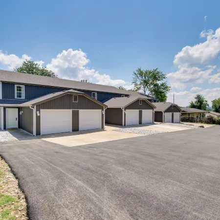 Pet-Friendly Home, 9 Mi to Silver Dollar City