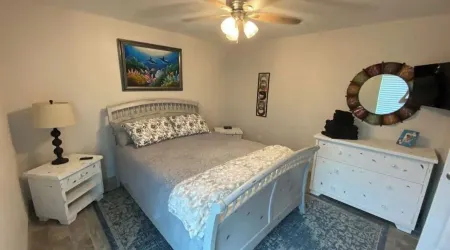 WILD CARD SUITE: Unit B.              Casino Retreat & Pickleball court