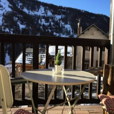 Chalet in Vars with Stunning Mountain Views
