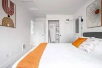 2BR | Bath, Fireplace | West Seattle | Sophari - บังกะโล