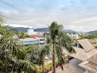 Novotel Cairns Oasis Resort - Mountain view