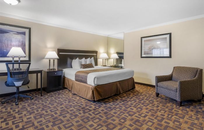 Best Western Plus Inn of Hayward