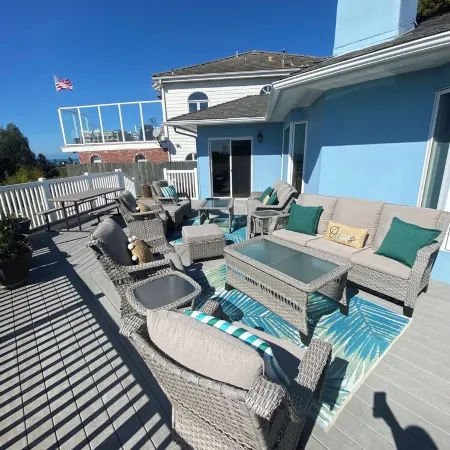 Oceanview home walking distance to beach, pier & short drive to downtown Ventura