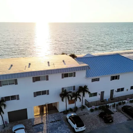 Beachfront Anna Maria Island with Hot Tub Million Dollar Gulf View
