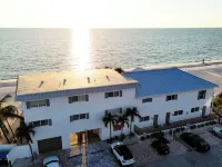 Boutique Gulf Front Condo w Panoramic Views & Amazing Sunsets Nightly.