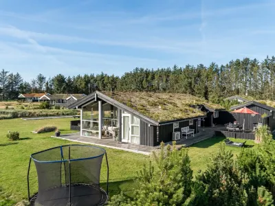 "Sazdo" - 1.1km from the Sea Hotel dekat V. Hjermitslev Kirke