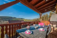 Villa with Bubble Bath, Solarium and Fireplace Hotels in Dahlem