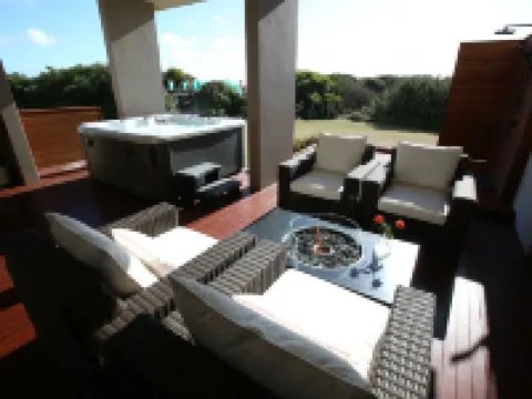 อะมาเร บีชไซด์ ลักซ์ชัวรี โรงแรมในUlverstone