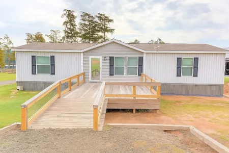 Your Toledo Bend Lakefront Home – Neighborhood Boat Launch Just Next Door Отели в г. Сабин Пэриш