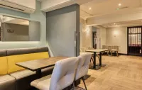 Premier Inn London Gatwick Airport (A23 Airport Way) Hotel - breakfast