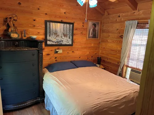 BEAUTIFUL LOG CABIN NEAR NEW RIVER HIKING STARGAZING WIFI NICE COUPLES RETREAT