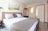 Hotel Restaurant 't Heerenlogement Hotels in Tzummarum