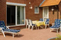 New !!! FeWo Strandkorb - right on the dike with a large garden