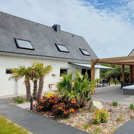 Holiday Home in Plouarzel near Sandy Beaches