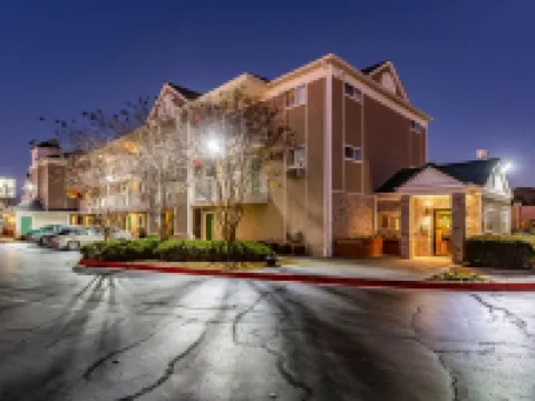 HomeTowne Studios Atlanta - Chamblee Hotels in Chamblee