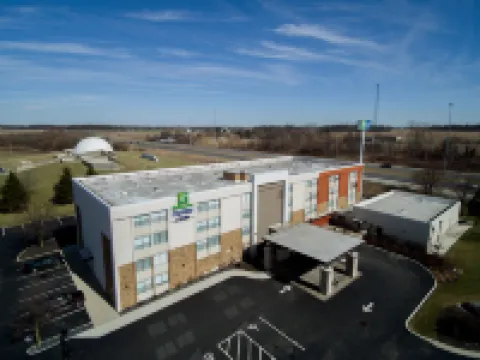 Holiday Inn Express & Suites WAPAKONETA by IHG Hotels in Auglaize County