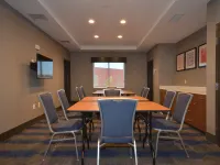 Holiday Inn Express & Suites OKLAHOMA CITY MID - ARPT AREA by IHG Hotels in der Nähe von Crossroads Mall Einkaufszentrum