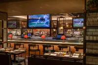 Moxy NYC Times Square - Barer