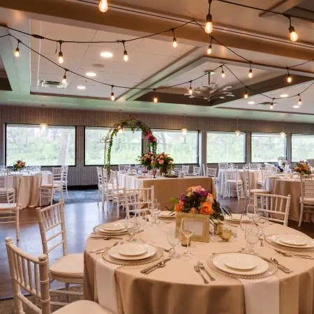 Holiday Inn MILWAUKEE RIVERFRONT by IHG