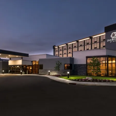DoubleTree by Hilton Lafayette East