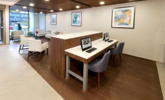 Holiday Inn Express & Suites PLAYA DEL CARMEN by IHG