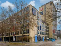 Ibis Muenchen Parkstadt Schwabing Отели рядом с достопримечательностью «Швабинг»
