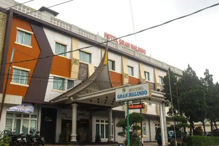 Gran Malindo Hotel Отели в г. Sianok Anam Suku