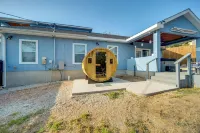 Heated Cocktail Pool, Sauna & Spa! Canyon Lake Gem - balcony