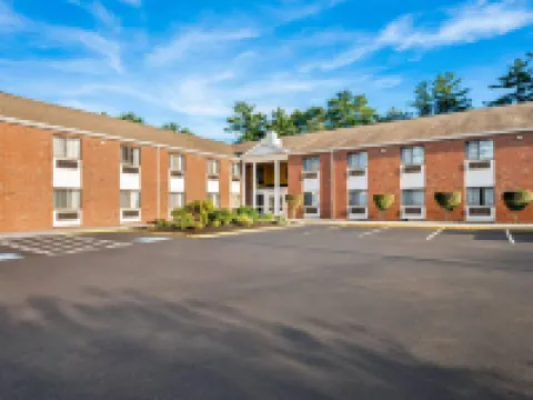Days Inn by Wyndham Brunswick Bath Area Hotels in Brunswick