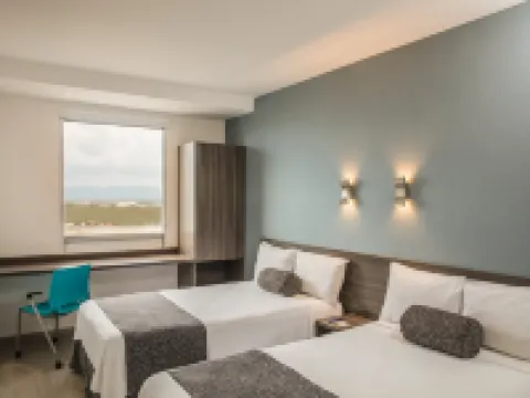 蒙特雷機場一號酒店 阿波達卡酒店