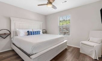 Hillside Cottage in the Vineyards Resort!