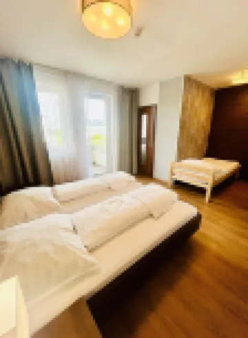 ヴィラ メニー ルームズ ウィズ フリー パーキング