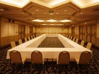 Art Hotel Oita - Parkplatz