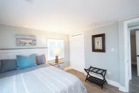 Private Riverfront Home with Hot Tub, Kayaks, Paddleboards and Riverside Firepit Hotels in Grasonville