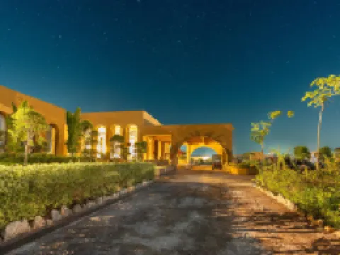 アーラムガー ジャワイ リゾート & スパ、ア メンバー オブ ラディソン インディビジュアルズ リトリート パリのホテル