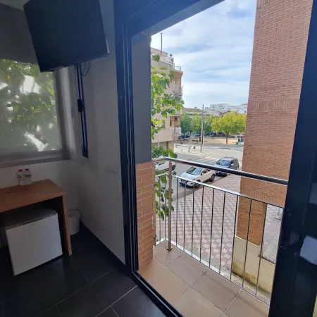 Hostal Manel Отели в г. Пинеда-де-Мар