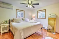 Walk to Wolf Run Lake Cottage with Furnished Deck Các khách sạn ở Xã Franklin