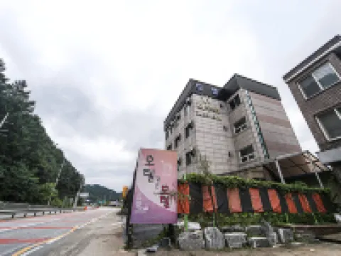 Hongcheon W House 洪川郡酒店