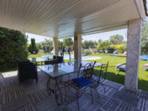 Roulotte Chez Manon en Luberon Hotels in Lagnes