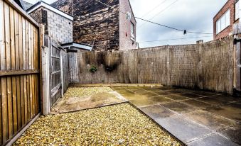 Ensuite5 Woodhouse private bath 2kitchen