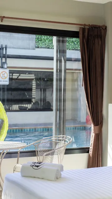 ห้องติดสระน้ำ