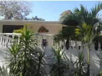 Hibiscus House Bed and Breakfast - Homestays