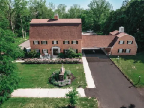 The Ellery Hotels in Hampshire County