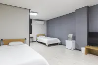 Deluxe Motel - 2 Sao