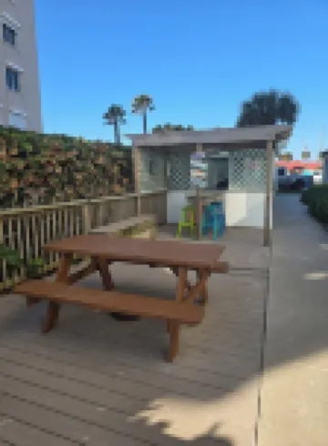 Oceanfront  2 bedroom/2-bathroom Condo in Indian Harbour Beach Club Unit 107 印度港口海灘酒店